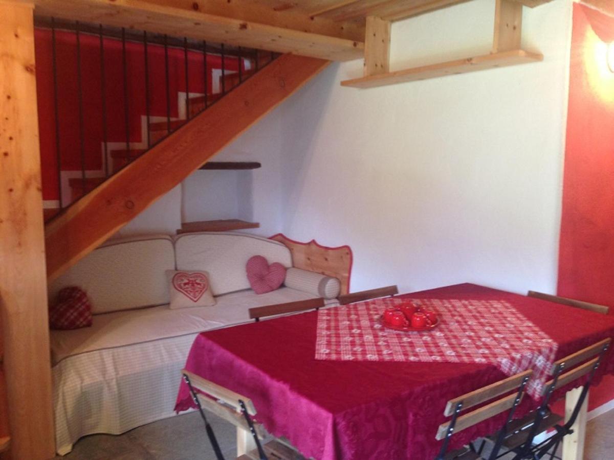 Baite Cialvrina Villa Gressoney-Saint-Jean Bilik gambar